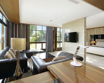 Jinsa Lakeside View Resort - Jinhu Township - Wohnzimmer