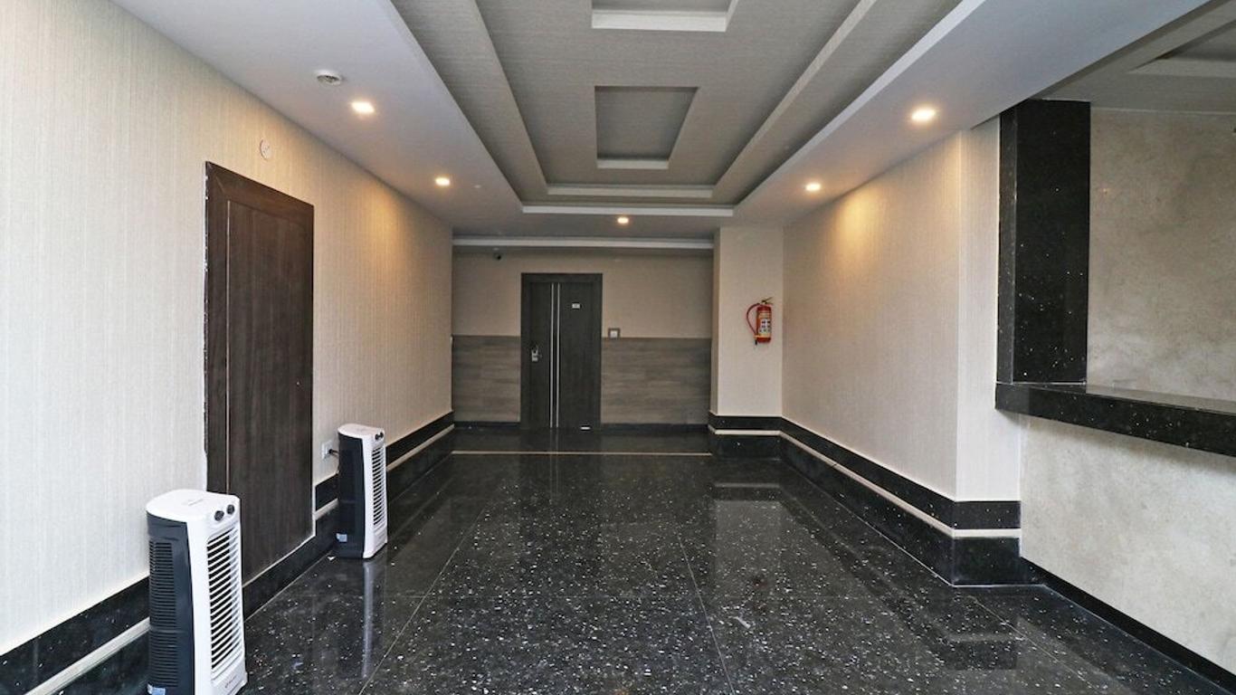 Capital O 27765 Hotel Vip Square