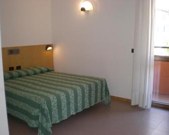 Hotel Aurora - Chiavenna - Slaapkamer