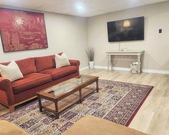Entire House Walking distance to downtown Niagara on the Lake - Niagara-on-the-Lake