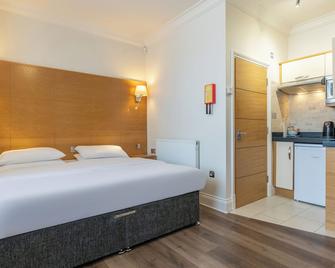 Teddington Lodge - Teddington - Bedroom