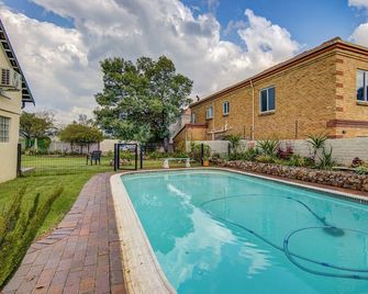 Edenvale Guest House - Edenvale - Pool