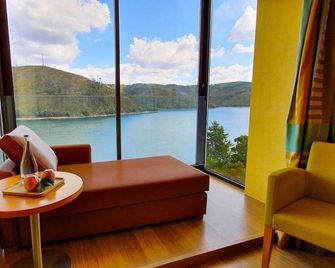 Estalagem Lago Azul - Ferreira do Zêzere - Wohnzimmer