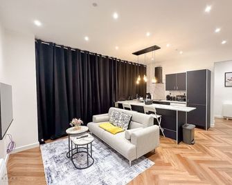 Modern 2 Bedroom Flat in Luton Town Cent - Luton - Living room