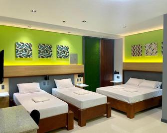 Kara's Pension House - Tuguegarao City - Bedroom