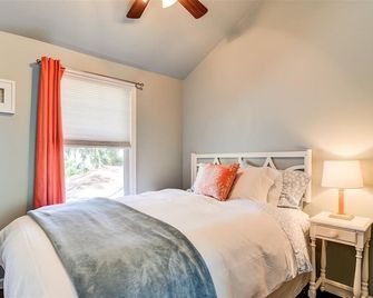 Renovated Two Bedroom Carriage House in Bradley Beach - Bradley Beach - Спальня