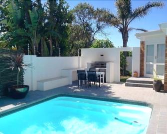 Splash Guest House - Port Elizabeth - Svømmebasseng