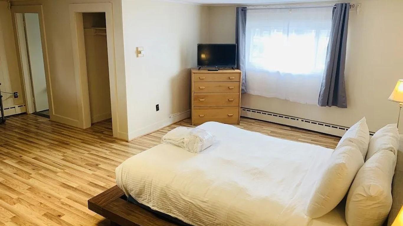 Lancaster Motor Inn