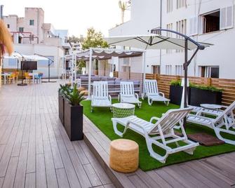 We Hostel Palma - Albergue Juvenil - פלמה דה מיורקה - פטיו