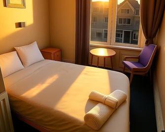 St Elmo Hotel - Blackpool - Bedroom