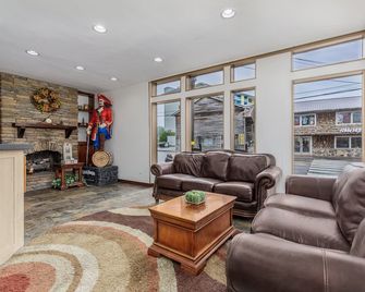 Crossroads Inn & Suites - Gatlinburg