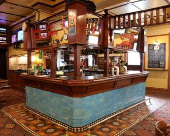 شكسبير هوتل سوري هيلز - سيدني - بار