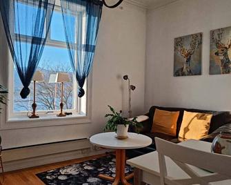Ocean View, Central, Rustic - Ålesund - Stue