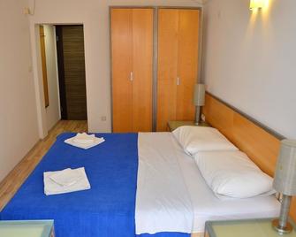 Hotel Savojo - Petrovac - Bedroom