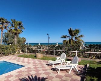 Villa La Mar de Bonita - Chilches - Piscina