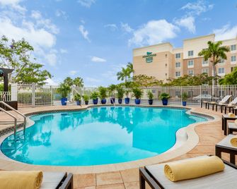 Homewood Suites by Hilton Fort Myers Airport/FGCU - Fort Myers - Piscina