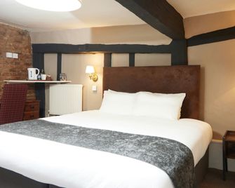 Bull Hotel by Greene King Inns - Halstead - Schlafzimmer
