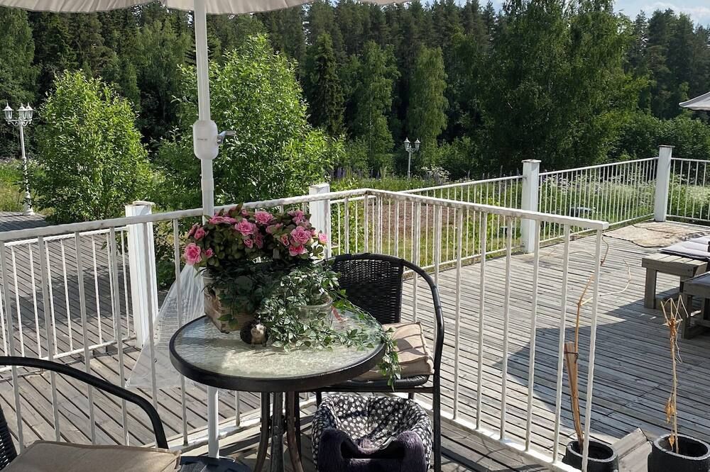 This stunning Vilppula villa, a unique and atmospheric accommodation experience - Mänttä-Vilppula - Балкон
