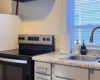 Freshly Renovated 3 Bedroom House with 4 Beds - Kenosha