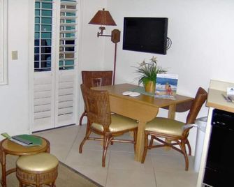 Islander Beach Resort - New Smyrna Beach - New Smyrna Beach - Dining room