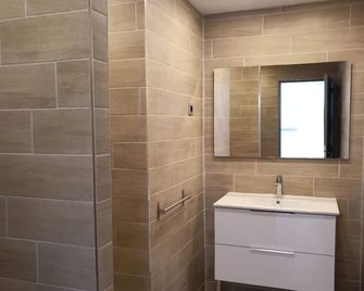 Sur les pas de Pagnol - Aubagne - Salle de bain