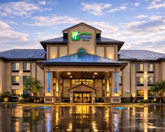 Holiday Inn Express & Suites Winner - Winner - Edificio