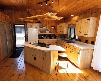 Beautiful Spacious Studio in a Beach Community - Old Lyme - Cocina