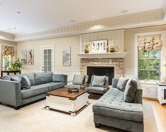 Vancouver Golf Villa - Private Oasis - Vancouver - Sala de estar