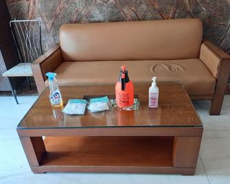 Hotel Su Shree Continental - New Delhi - Living room