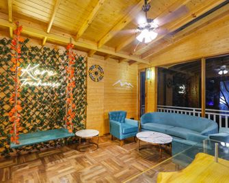Koro Treehouse Resort - Solan - Front desk