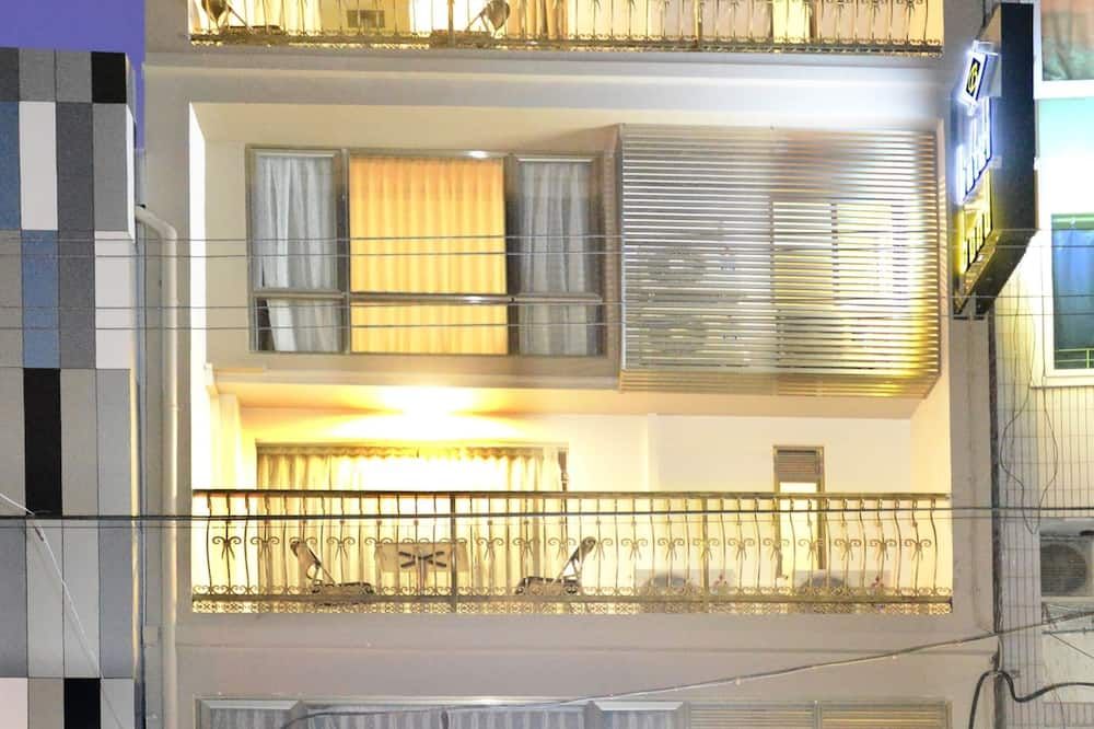 Hotel Bond - Rangoon