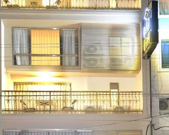 Hotel Bond - Rangoon