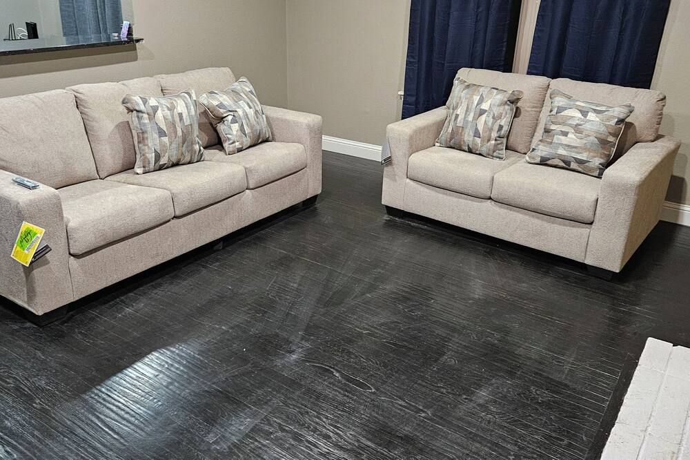 Stella Ave Dallas - דאלאס - סלון