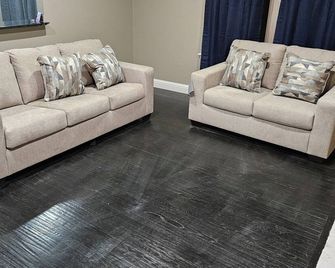 Stella Ave Dallas - דאלאס - סלון