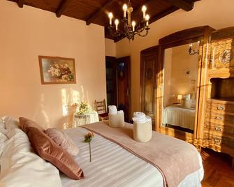 La Rosa di Langa - Charming Panoramic House - Albaretto della Torre - Bedroom