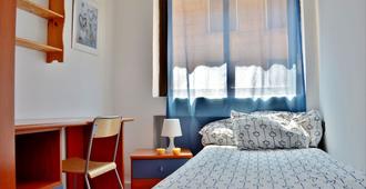 Roomin Hostel - Salamanca - Camera da letto