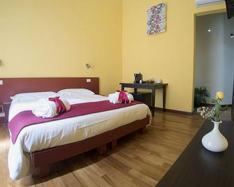 Residenza Viani Guest House - La Spezia - Bedroom