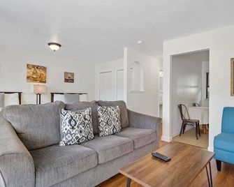 Carlin's Cottage Court - Calistoga - Soverom