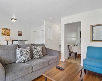 Carlin's Cottage Court - Calistoga - Schlafzimmer