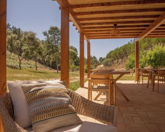 Vale da Cassiopeia - Cercal (Setubal) - Innenhof