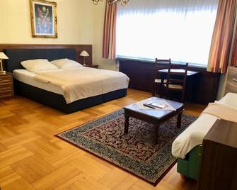Hotel Restaurant Da Franco - Rastatt - Bedroom