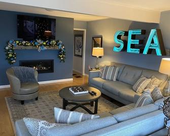 Bayfront Cottage with Spectacular Views - Milford - Sala de estar