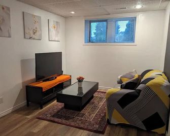 2-bedrooms private apartment in Salaberry-de-Valleyfield. - Salaberry-de-Valleyfield - Salon