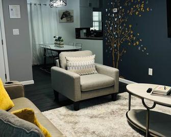 Ultimate Relaxation Near Downtown Lenoir. - Lenoir - Wohnzimmer