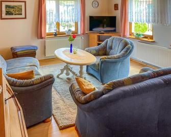 Cozy Home In Dabel With Wifi - Dabel - Sala de estar
