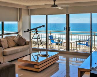 Seacrest Beachfront Holiday Apartments - Surfers Paradise - Sala de estar
