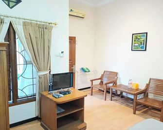 Kedung Ombo Homestay - Malang - Living room
