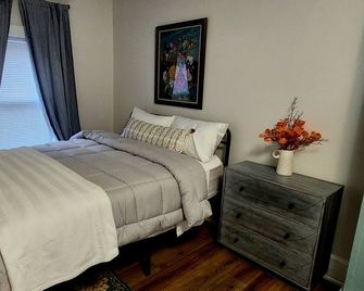 Troy, Ny Studio Near Emma Willard - Troy - Bedroom