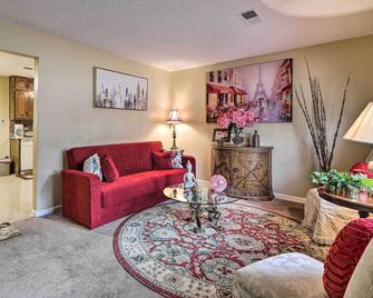 Family Home Near Panola Mountain State Park! - Lithonia - Soggiorno