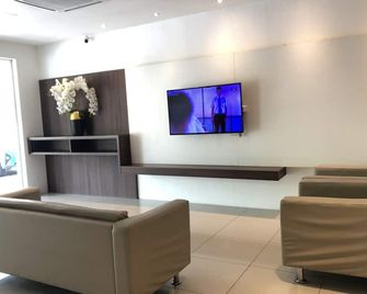 Tumike Hotel Bentong - Bentong - Living room
